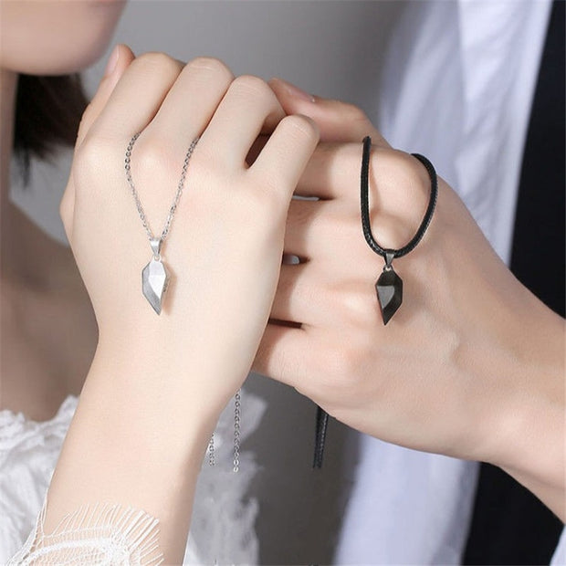 2Pcs Fashion Lovers Matching Friendship Heart Pendant Couple Magnetic Distance Faceted Heart Pendant Necklace Couple Jewelry