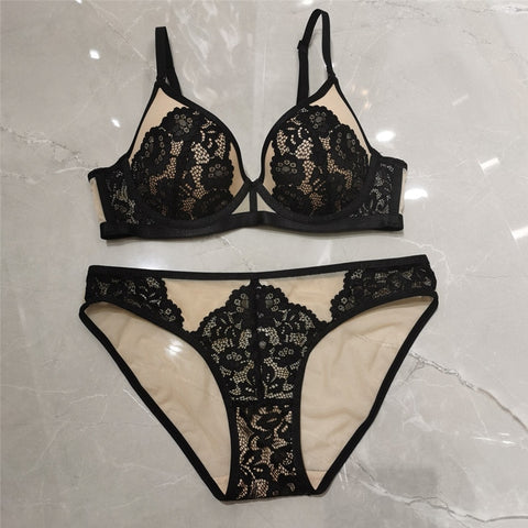 New U Backless Lace Patchwork Thin Lined Bra and Briefs Set with Push Up Beautiful Lingerie Mesh Panties